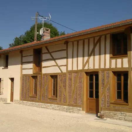 Holiday home Le Petit Pre Des Marguerites Rosnay-l'Hopital